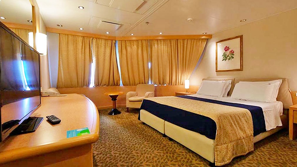 cruise-ausonia-grimaldi-lines-02